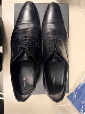 Tom Ford Black Leather Cap-Toe Oxfords